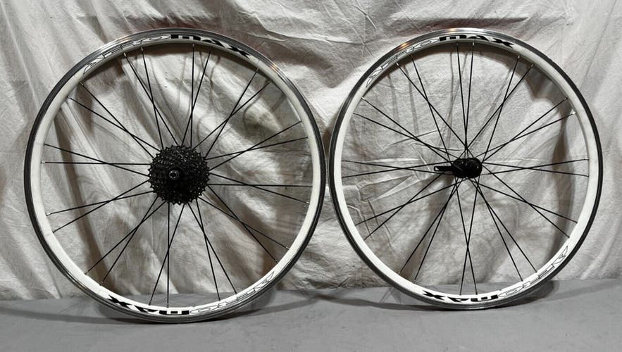 Vuelta Aero Max 9-Speed 24-Bladed Spoke White Aluminum 700C Road Bike Wheelset