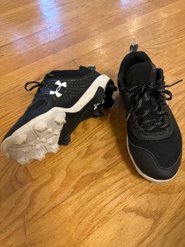 Under Armour Boys Cleats Size 2 Youth