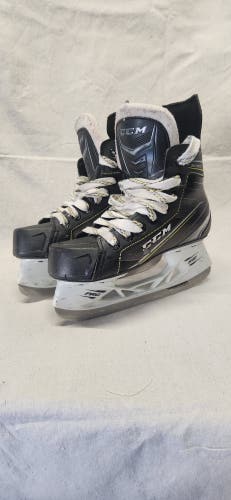 Used Junior CCM Tacks 9050 Hockey Skates Regular Width Size 1.5