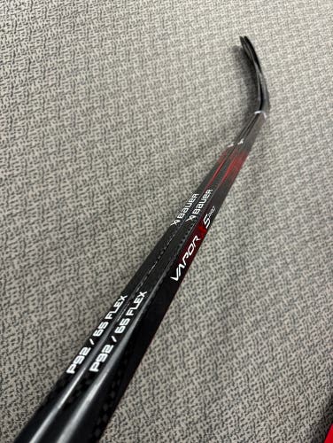 2-Pack Bauer Vapor X5 Pro 65 flex P92 curve right hand curve