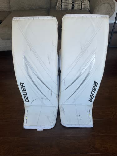 Nearly NEW Bauer Hyperlite Goalie Pads - Size Large 35+1