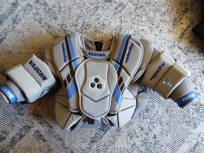 Used Small / Medium Vaughn Velocity VE8 Junior Goalie Chest Protector