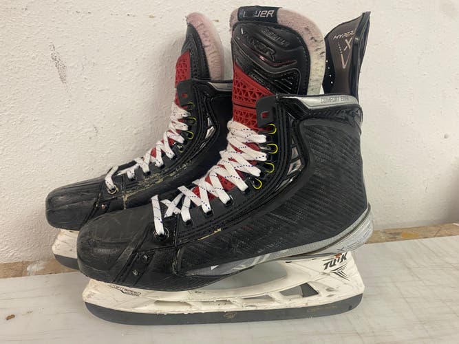 Bauer Vapor HyperLite Mens Pro Stock Size 9.5 Hockey Skates 723116