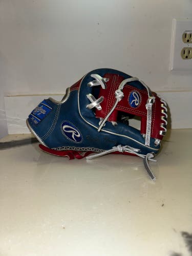 Used 2021 Right Hand Throw 11.5" Heart of the Hide Baseball Glove