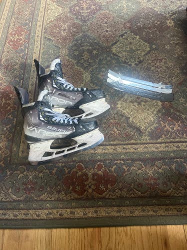 Bauer hyperlite skates