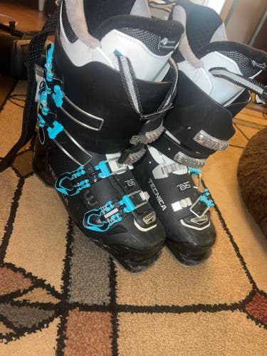 Used Women's All Mountain Soft Flex Cochise 85 W Ski Boots