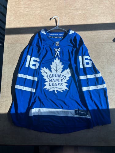 Signed Mitch Marner Toronto Maple Leafs Fanatics jersey (Never Worn) Mens XL