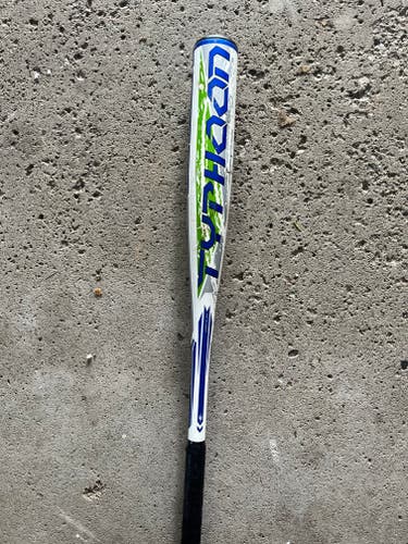 Easton Typhoon Bat (-11) 19 oz 30"