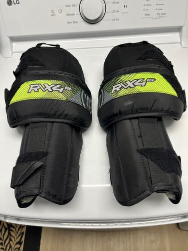 Warrior Ritual X4 e+ Goalie Knee Pads- Very lightly used