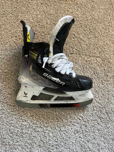 Used Bauer Regular Width Pro Stock 7.5 Vapor Hyperlite 2 Hockey Skates