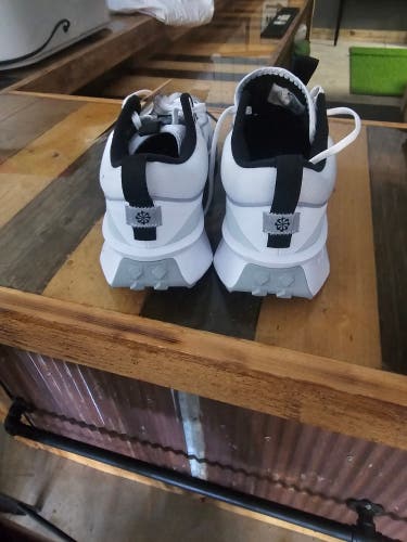 Nike Air Diamond Varsity Turf Men's 10.5 (W 11.5)