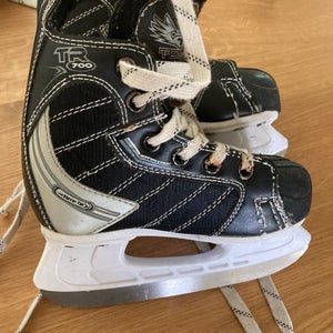 Used Youth Tour Hockey Skates, Sz 11