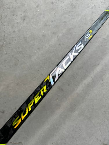 NHL New Senior CCM Right Handed P28 85 Flex Pro Stock Super Tacks AS3 Pro Hockey Stick