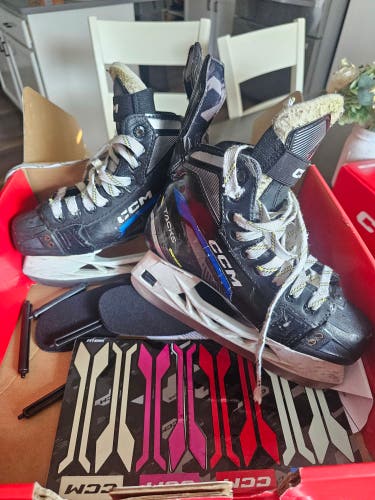 Used Junior CCM AS 580 Hockey Skates Size 2.5- 3.5 with Step Steel