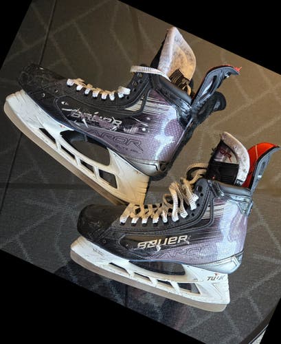 Used Bauer Vapor XLTX Pro+ Hockey Skates 2 sets of blades 7.5