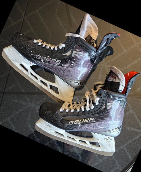 Used Bauer Vapor XLTX Pro+ Hockey Skates 2 sets of blades 7.5