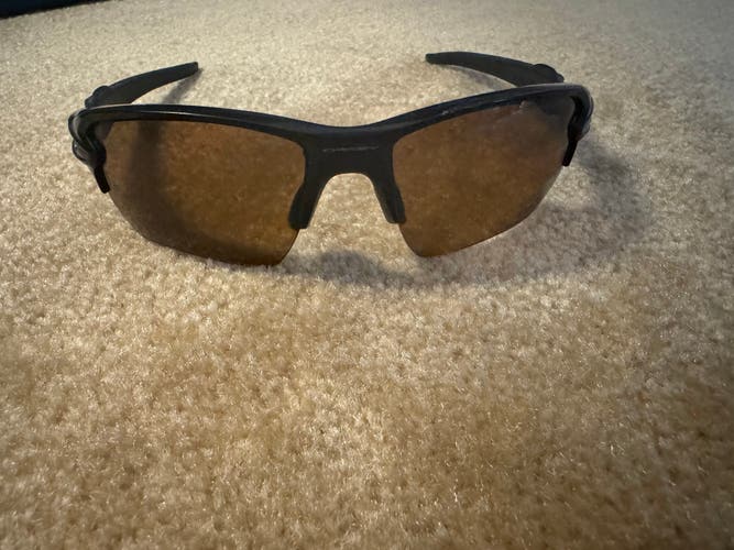 Used Men’s Oakley Polarized Sunglasses