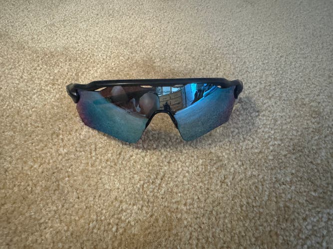 Used Men's Oakley Sunglasses - Model Prizm p