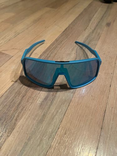 Men's Oakley Sutro Blue Sunglasses W/ EVERYTHING