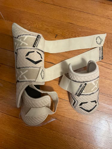 Bundle Sand EvoShield Leg And Elbow Guard