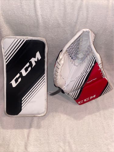 CCM Goalie Glove And Blocker Youth Size Left Handed (Catch Right) Size YT-FR.