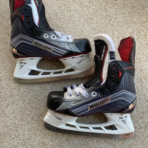 New Junior Bauer Vapor X Velocity Hockey Skates Regular Width Size 2.5