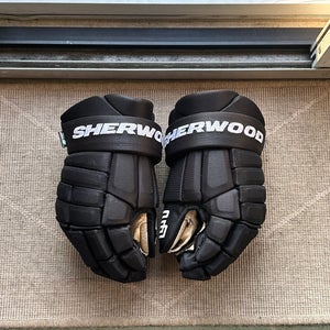 Sher-wood 5030 Hockey Gloves (Size 15)