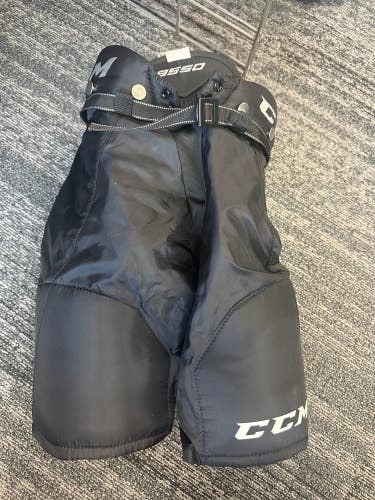 Black Used Junior Small CCM Tacks 9550 Hockey Pants