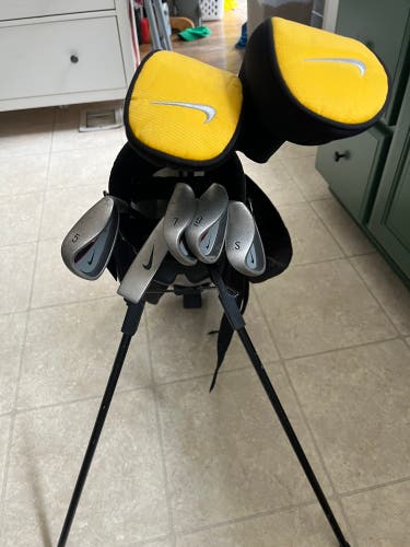 Tiger woods Nike jr golf set