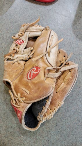 Used Rawlings Right Hand Throw Gold Glove Baseball Glove 11.75"
