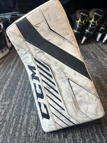 White Used Senior CCM Axis 1.9 Goalie Blockers