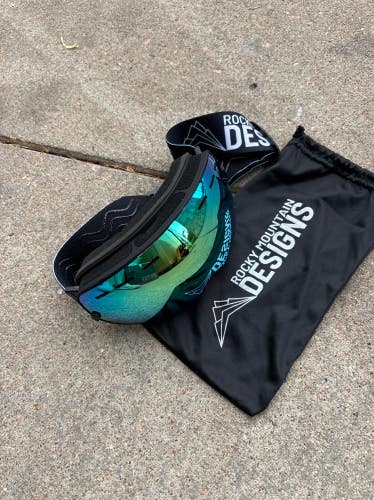 Rocky Mountain Design Snowboard Goggles