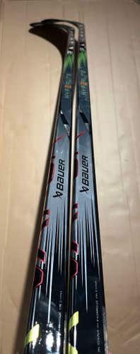 New 2 Pack 2x 77 Flex Right Handed P28 Hyperlite2 Hockey Sticks