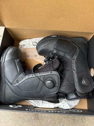 Used Size Women's 8.5 Ride Cadence Snowboard Boots