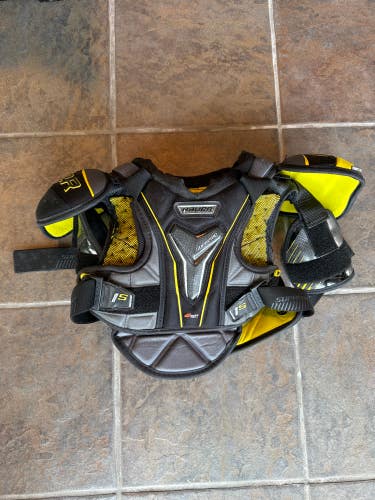 Used Small Junior Bauer Supreme 1S Shoulder Pads