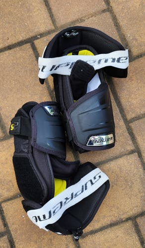 Used Senior Large Bauer Supreme 2S Elbow Pads