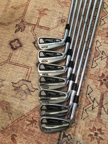 Titleist Ap2 710 Left Handed Iron Set (3-9)