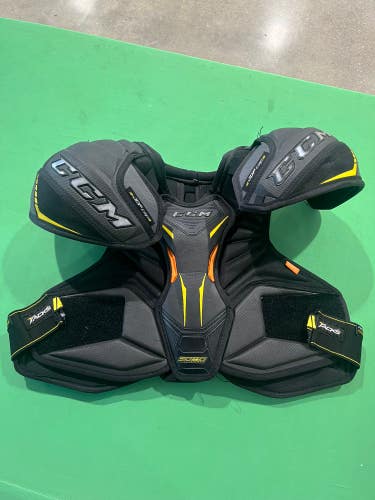 Used Small Senior CCM Tacks 9080 Shoulder Pads