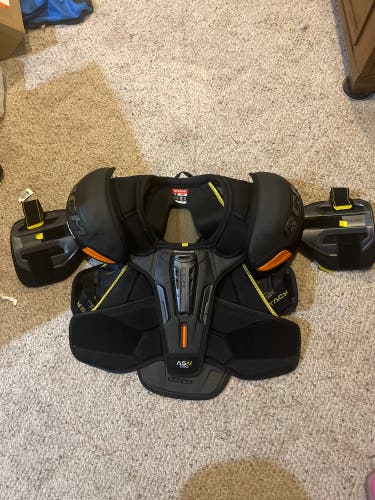 Used Senior Extra Large CCM Tacks AS-V Pro Shoulder Pads