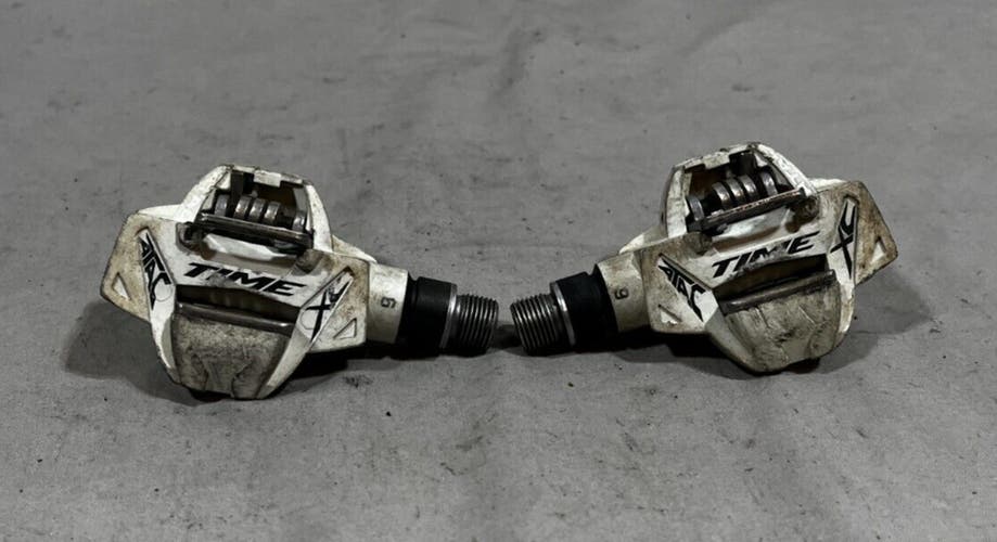 TIME ATAC XC 9 Lightweight Clipless Mountain Bike Pedals White 9/16" Spindle