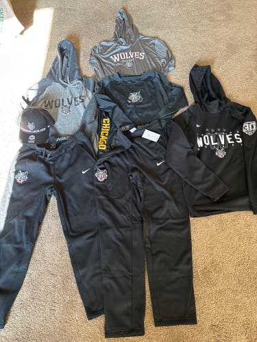 AHL Chicago Wolves Clothes bundle