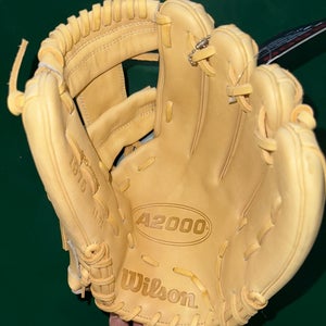 New Wilson Right Hand Throw Infield A2000 Baseball Glove 11.75"