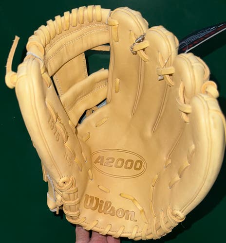 New Wilson Right Hand Throw Infield A2000 Baseball Glove 11.75"