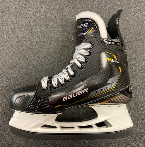 New Intermediate Bauer Supreme M5 Pro Hockey Skates FIT 3, Size 4.5 (steel extra)