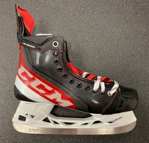 New Senior CCM FT4 Hockey Skates, TAPERED, Size 7.0 (w-STEP Regular)