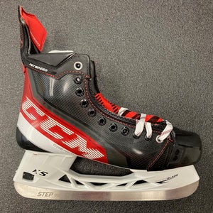 New Senior CCM FT4 Hockey Skates, TAPERED, Size 9.0 (w-STEP Regular)