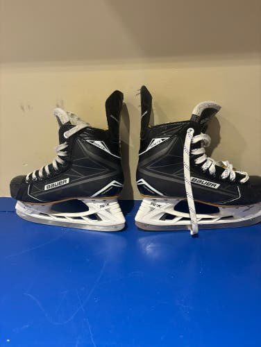 Bauer supreme ignite hockey skates (size 5.5)