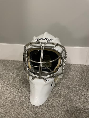 Used Senior Bauer 960 Goalie Mask