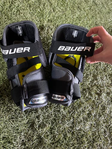 Bauer Supreme 150 Elbow Pads (hardly used)