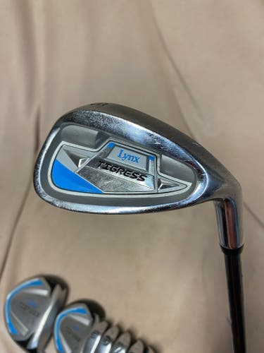 Used Women's Lynx Right Handed Clubs (Full Set) Regular Flex 8 Pieces